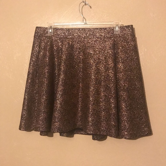 torrid Dresses & Skirts - 🍀Price Drop🍀Torrid skirt size 2(2X) glittered